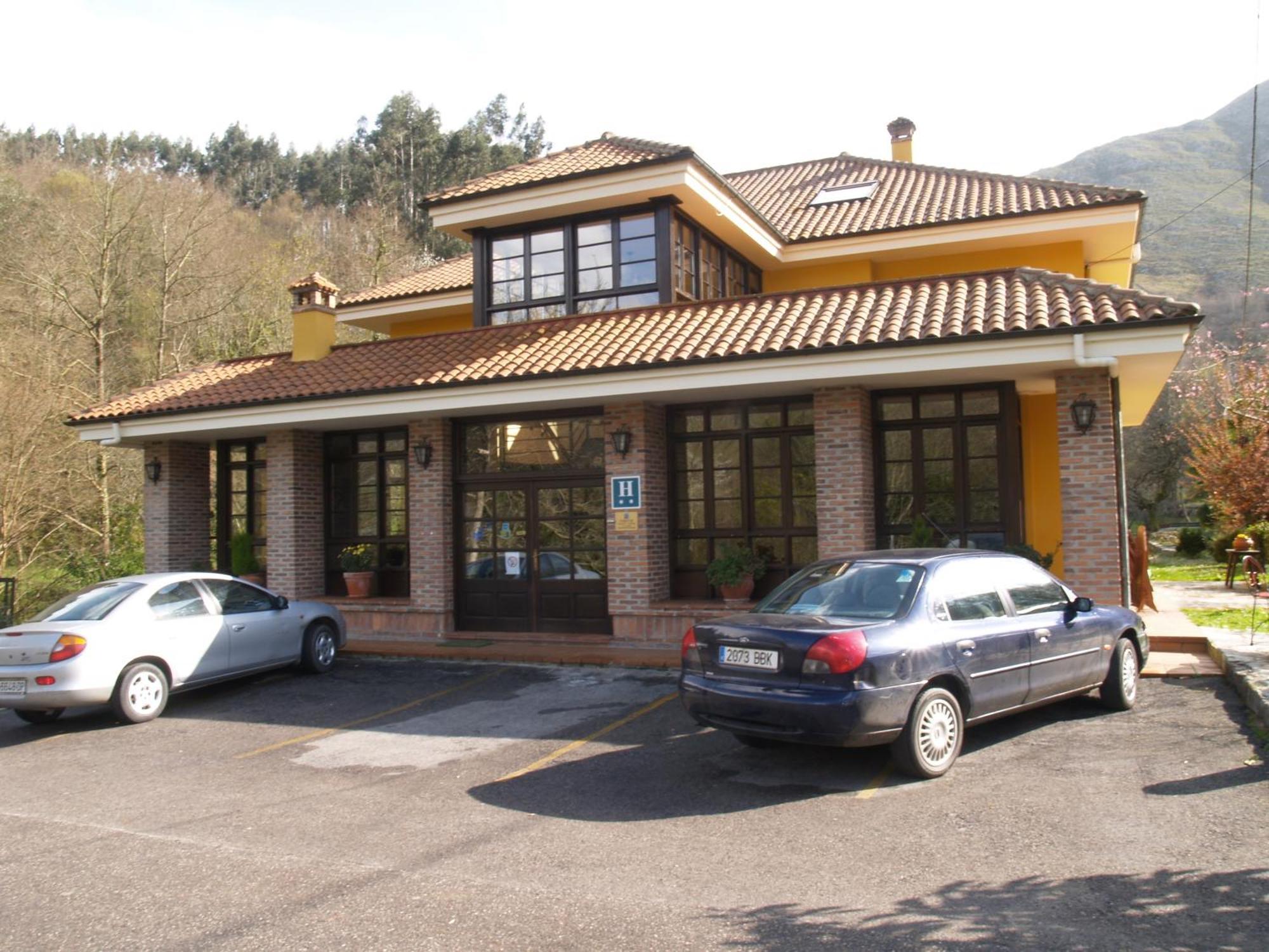 Hotel Benzua Villanueva de Ardisana Exterior foto