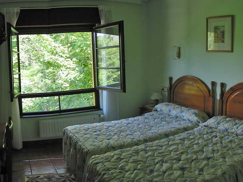Hotel Benzua Villanueva de Ardisana Zimmer foto